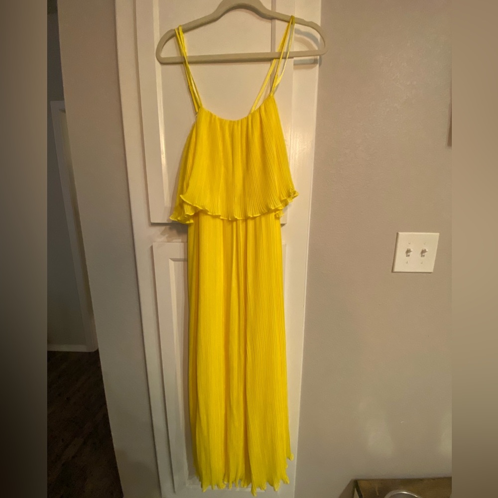 Gianni Bini Jumpsuit Size L color Yellow